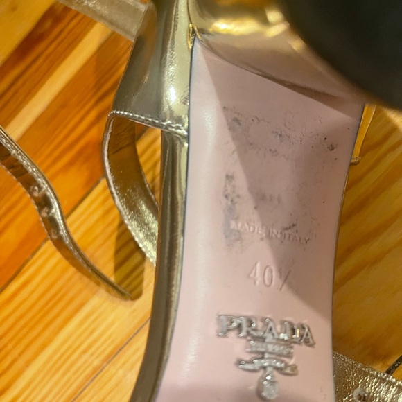 Prada Patent Leather heels - Picture 5 of 7